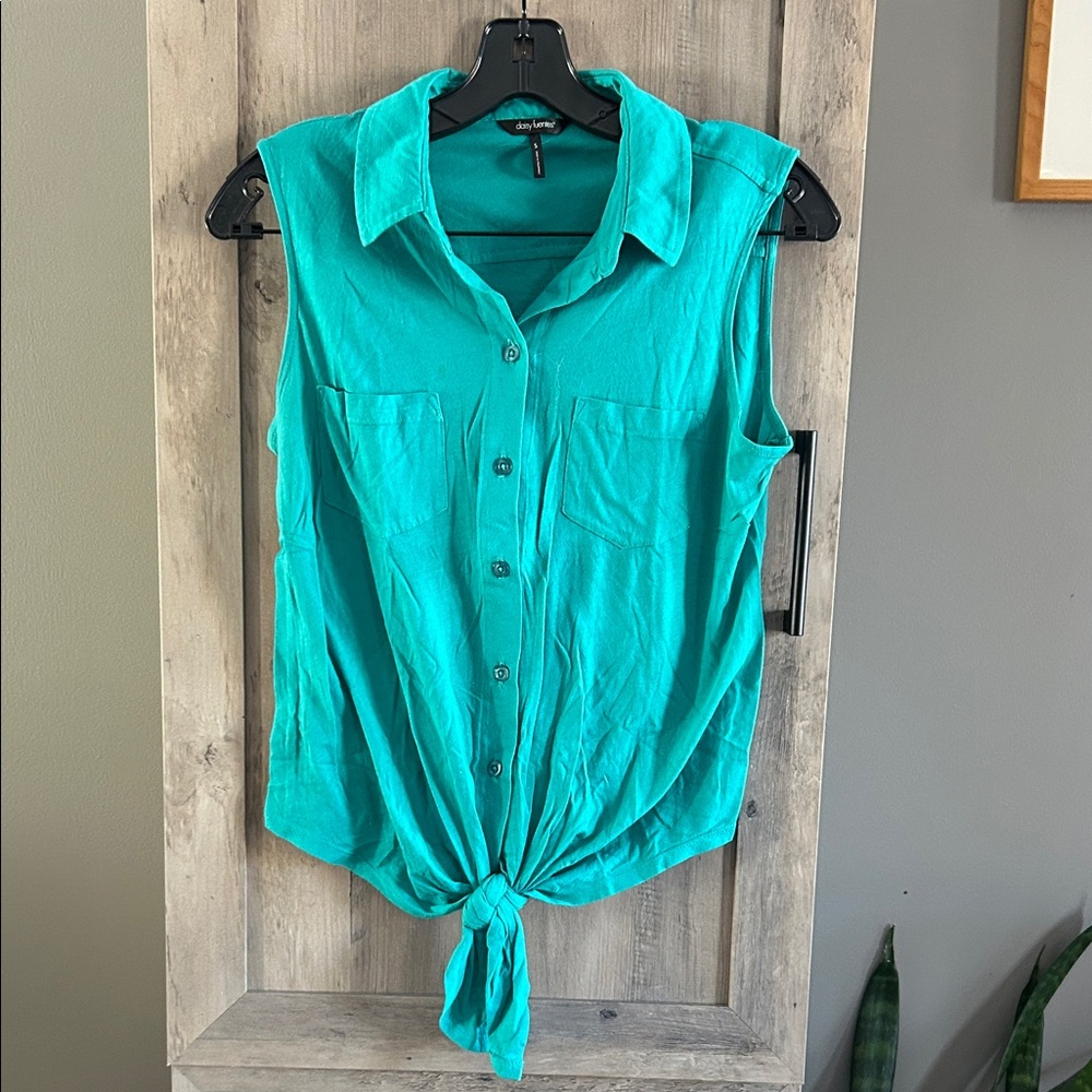Button down tie front top